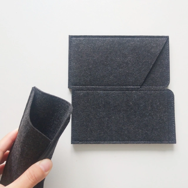 bán buôn túi nỉ tùy chỉnh 2mm 3 lớp thực hiện túi nỉ ốp lưng điện thoại đeo kính Vỏ máy tính bảng