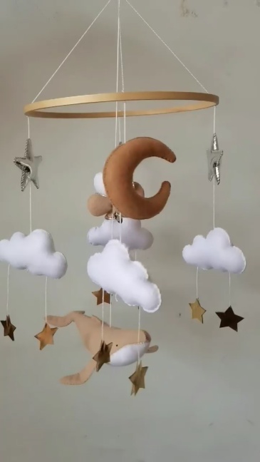 Handmade Air Balloon Whale Nursery Felt Crib Baby Mobile Toy