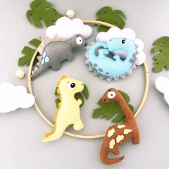 سرير أطفال محشو على شكل تنين وعالم الديناصورات مصنوع من اللباد