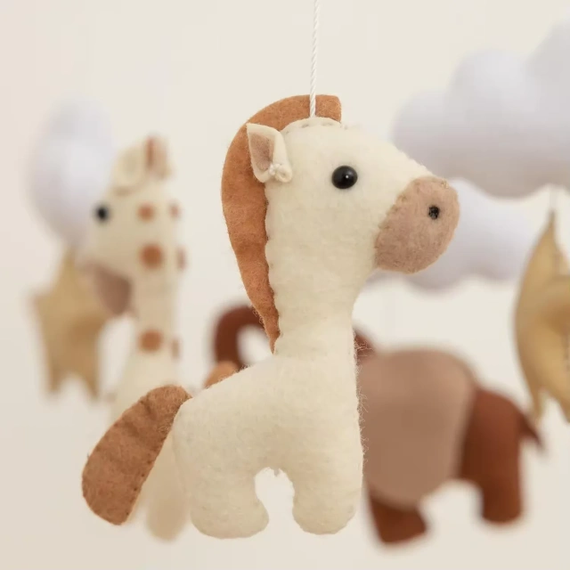 Móvil de fieltro para cuna de bebé con diseño de animales de safari, caballo, hipopótamo