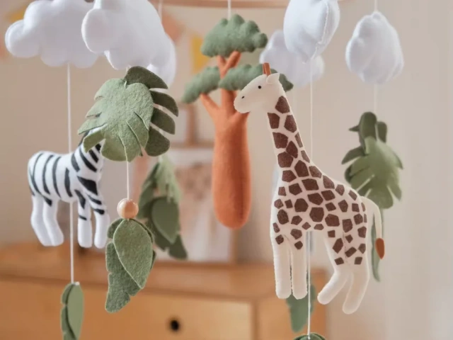 Safari Forest Animals Tree Nursery Felt Crib Baby Mobile