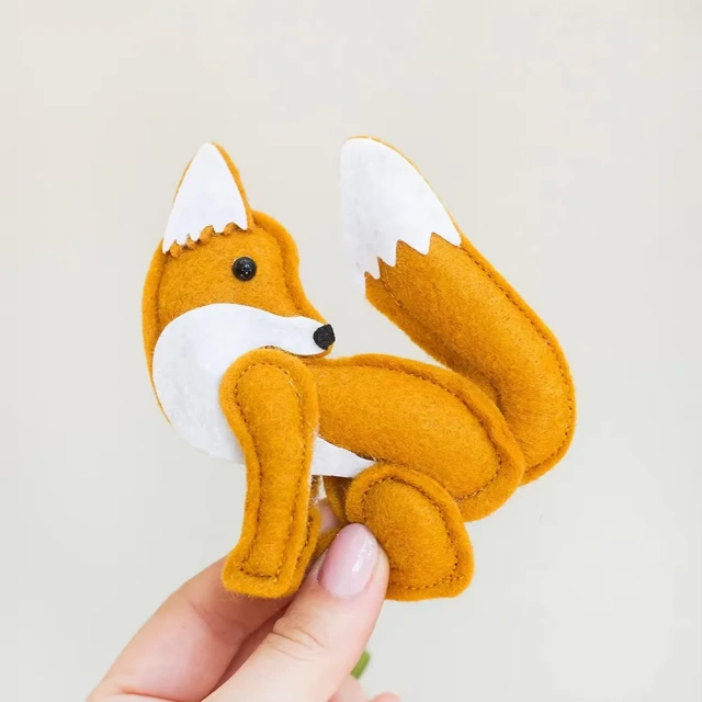 Móvil de fieltro para cuna de bebé hecho a mano con forma de zorro, búho, ciervo y ardilla