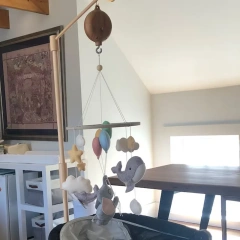 سرير أطفال متحرك مصنوع من اللباد على شكل فيل أو حوت أو دولفين