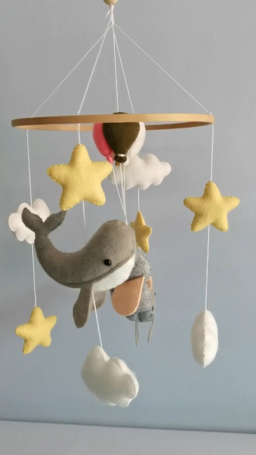 سرير أطفال متحرك مصنوع من اللباد على شكل فيل أو حوت أو دولفين