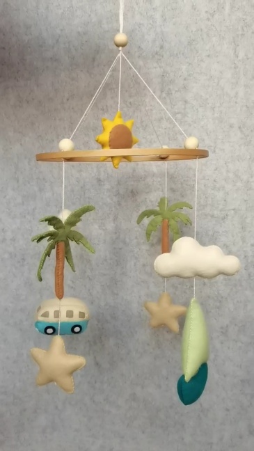 سرير أطفال متنقل مصنوع من خشب الزان وشجرة النخيل والشمس والنجوم