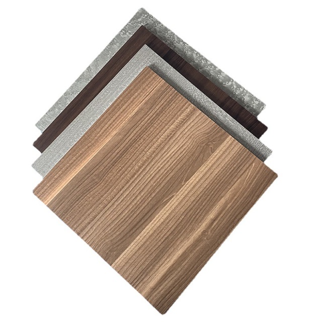 Пенопласт высокой плотности с ПВХ-оболочкой толщиной 16 мм, также известный как Andy Board или древесно-пластиковый картон, используется в качестве подложки для кухонных и ванных комнат.