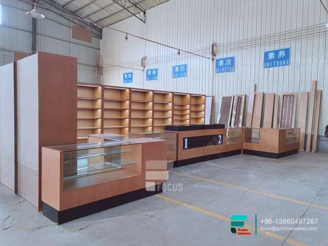 Tobacco Fixtures Wooden Glass Counter Dispensary Display Cases