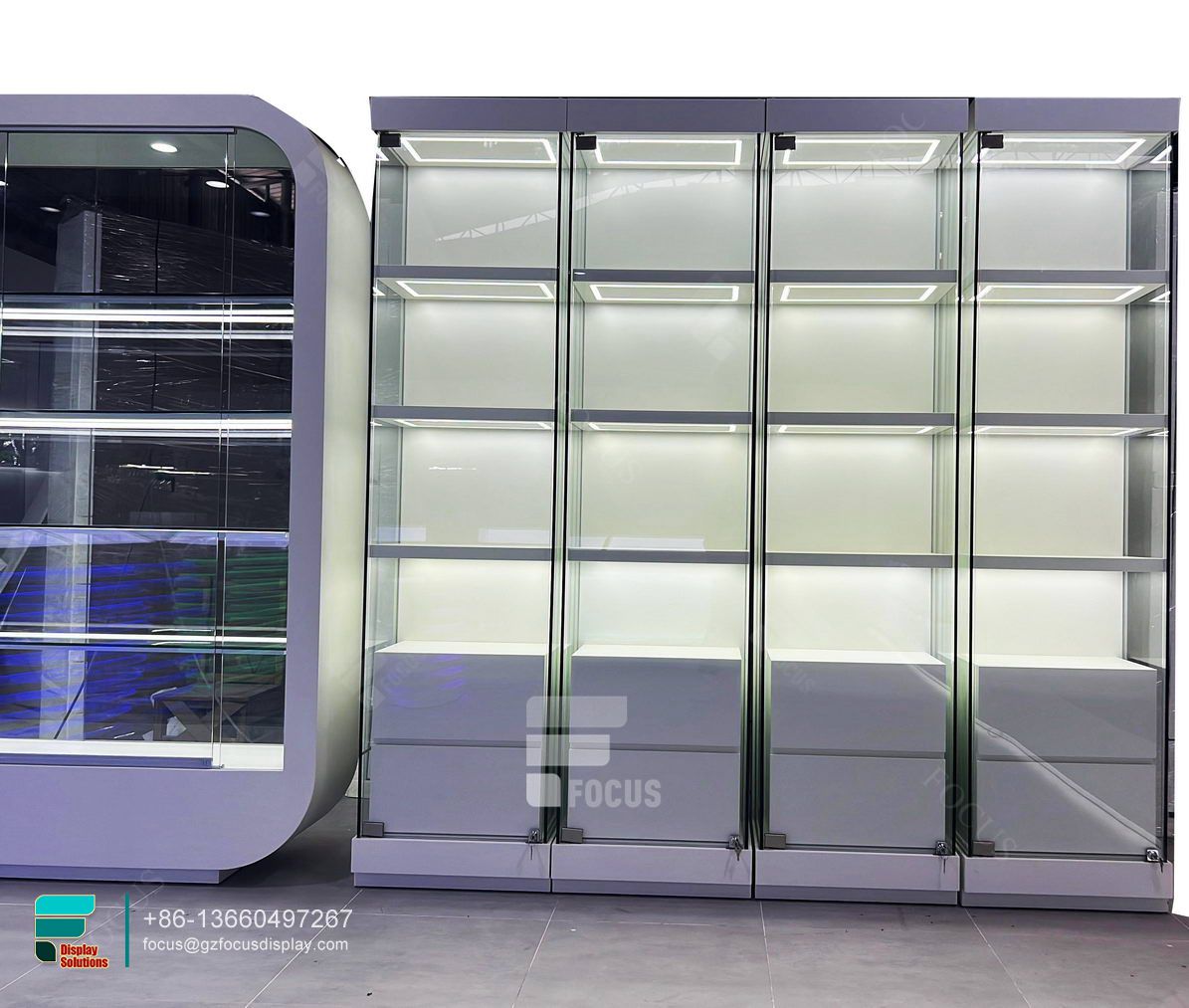 dispensary display glass shelves display retail store