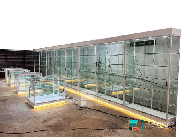 Custom Dispensary Retail Showcases Glass Display Unit