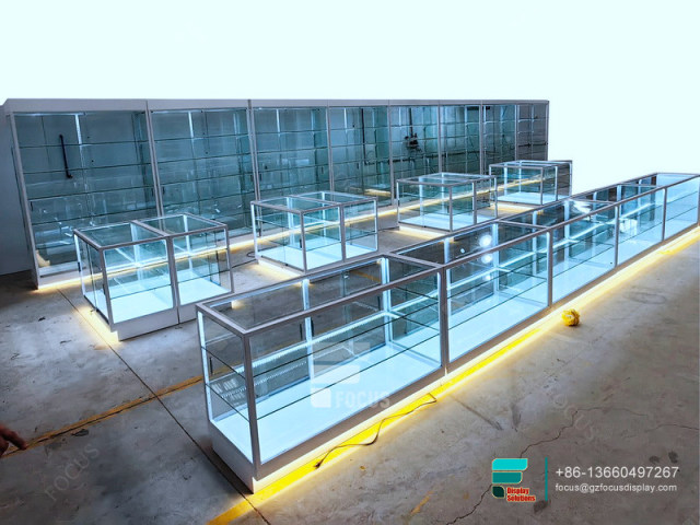 Custom Dispensary Retail Showcases Glass Display Unit