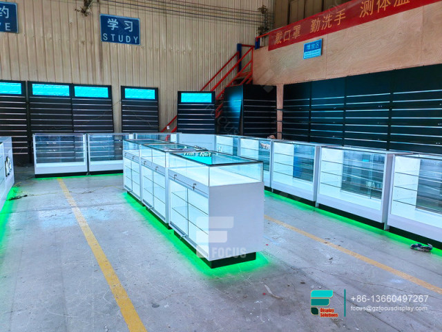 Custom Dispensary Display Cases Round Glass Display Case