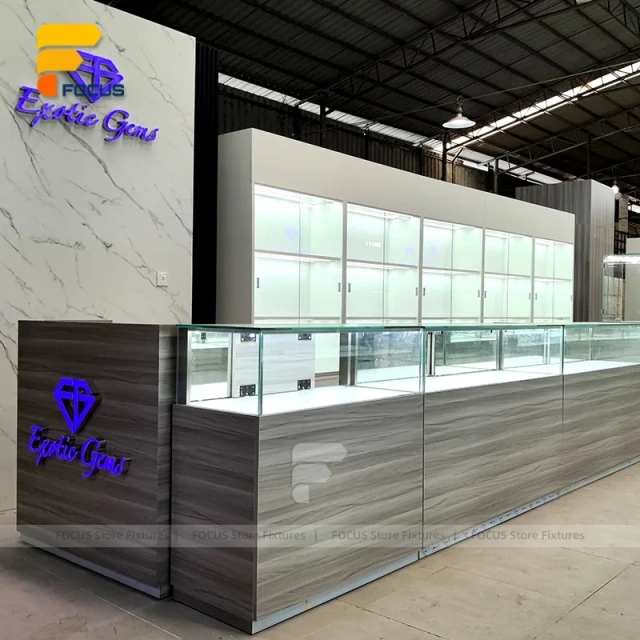 Custom Full Glass Railing Showcase Display System