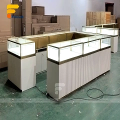 Custom White Ribbed Base Glass Showcase Counter