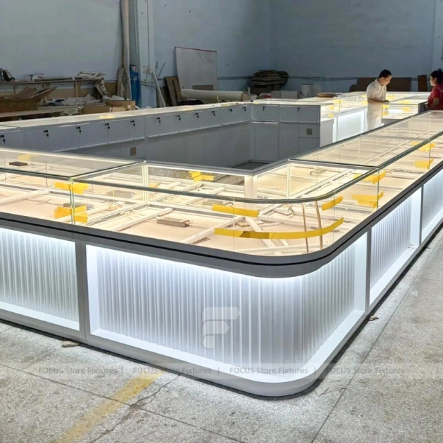 Luxury Cream Jewelry Fluted Reception Desk
