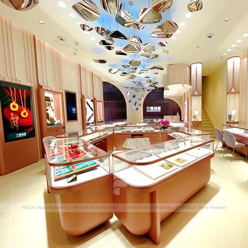 Sophisticated Cream Jewelry Island Showcase Set