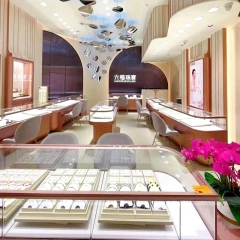 Sophisticated Cream Jewelry Island Showcase Set