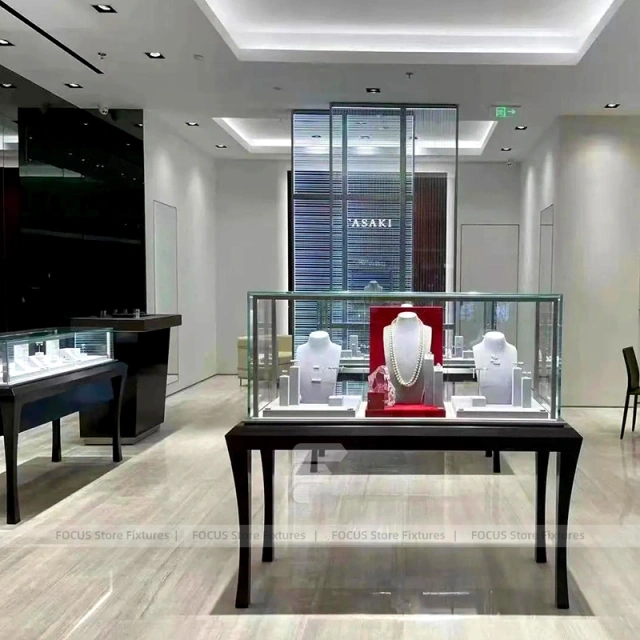 Sophisticated White Jewelry Showcase Counter Set