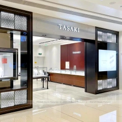 Sophisticated White Jewelry Showcase Counter Set