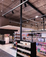 Black Framed Beauty Supply Supermarket with Central Gondolas for Wig Shop