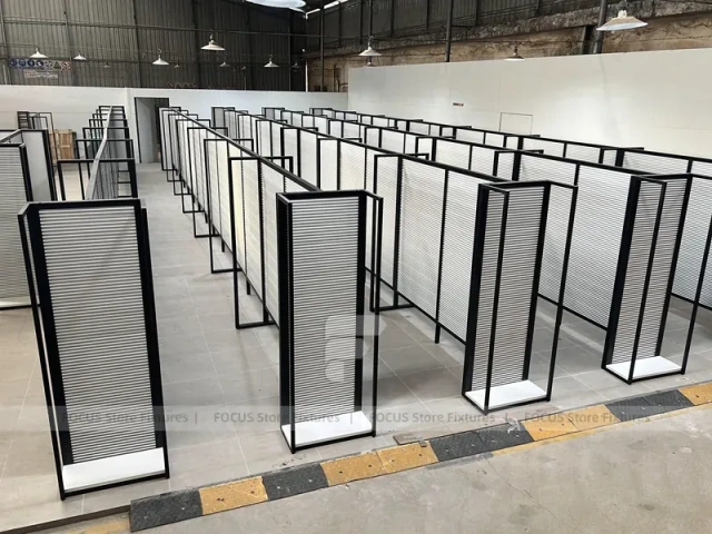 Black Framed Slatwall Hallway Display System for Wig Store