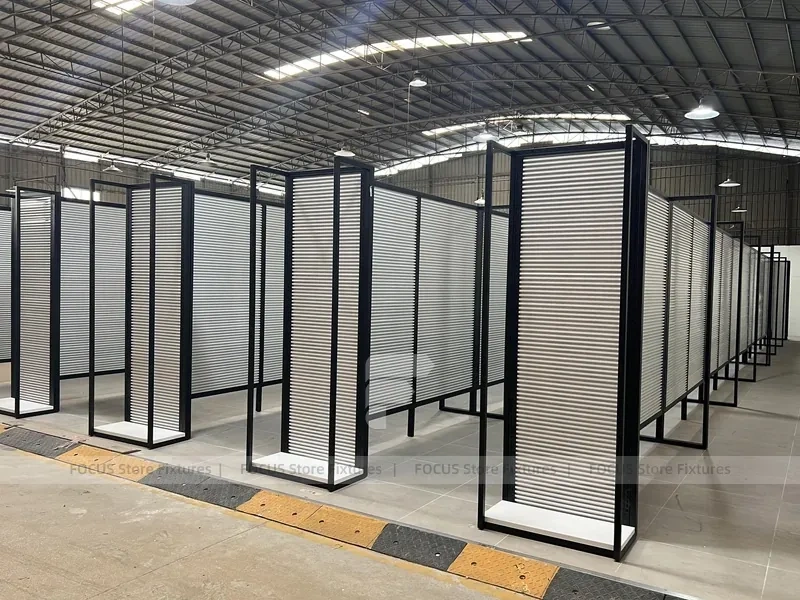 Black Framed Slatwall Maze Merchandising Corridor for Wig Store