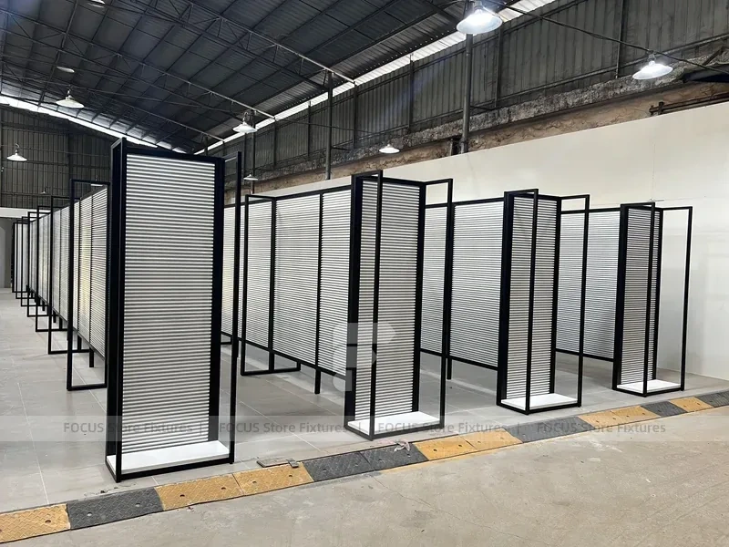 Black Framed Slatwall Maze Merchandising Corridor for Wig Store