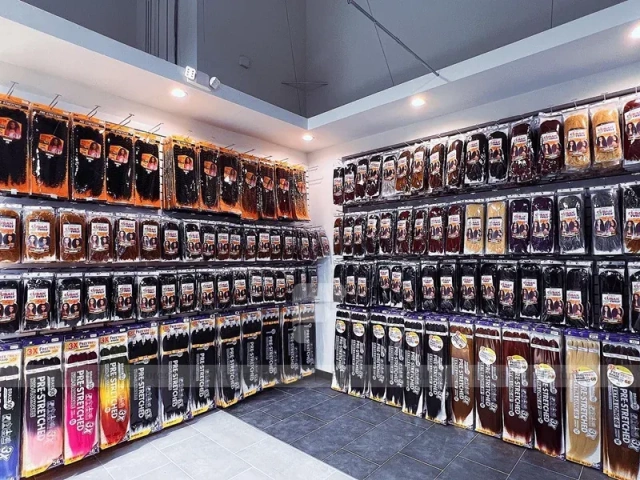 Long Black Beauty Supply Wall Shelving with LED Strip for Wig Shop