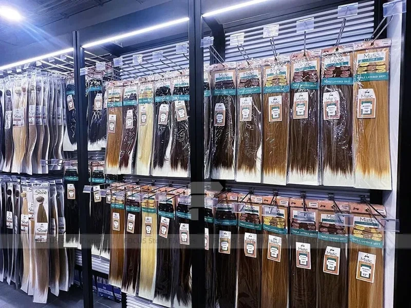 Black Framed Slatwall Corridor for Packaged Hair Display for Wig Store