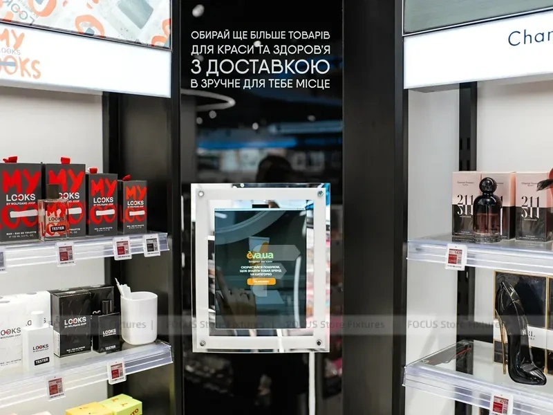 Clinical Skincare Shop with Pharmacy Consultation Counter for Beauty Store