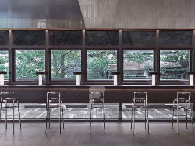 Dark Heytea Lab Exterior Storefront