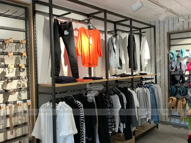 Black Metal Apparel Hanging Rack Wall System