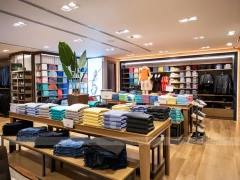 Brooksfield Folded Apparel Table and Wall Display