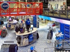 Curved Sportswear Island Display with Mannequin Platform