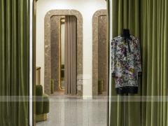 Gold Frame Fashion Boutique Lounge Display