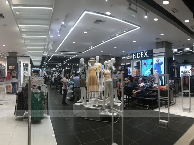 Index Fashion Department Store Mannequin Platform Display