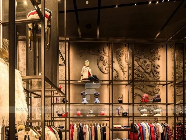 Luxury Gold Frame Fashion Boutique Display