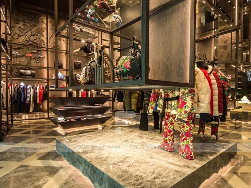 Luxury Gold Frame Fashion Boutique Display