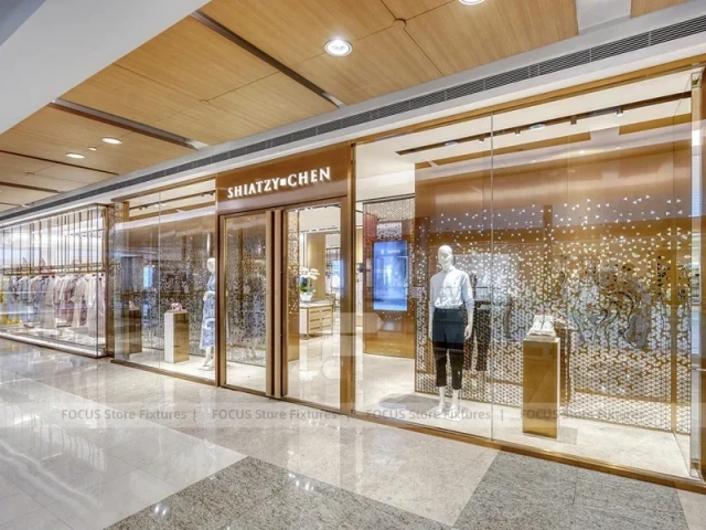 Shayne Chen Mall Storefront Display