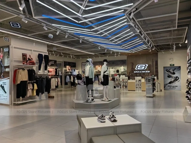 Skechers Mannequin Platform Store Display