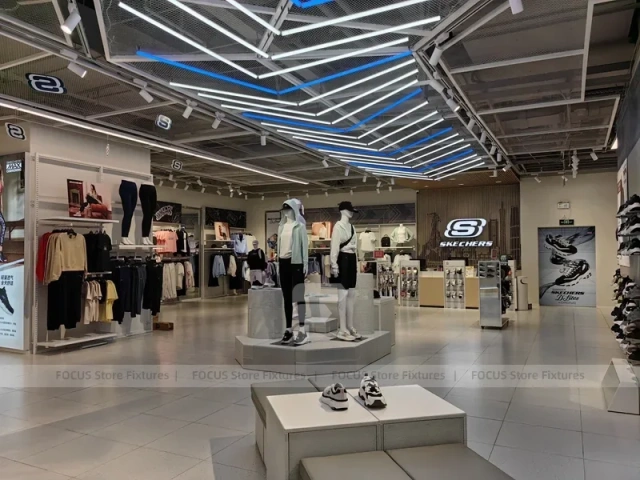 Skechers Mannequin Platform Store Display