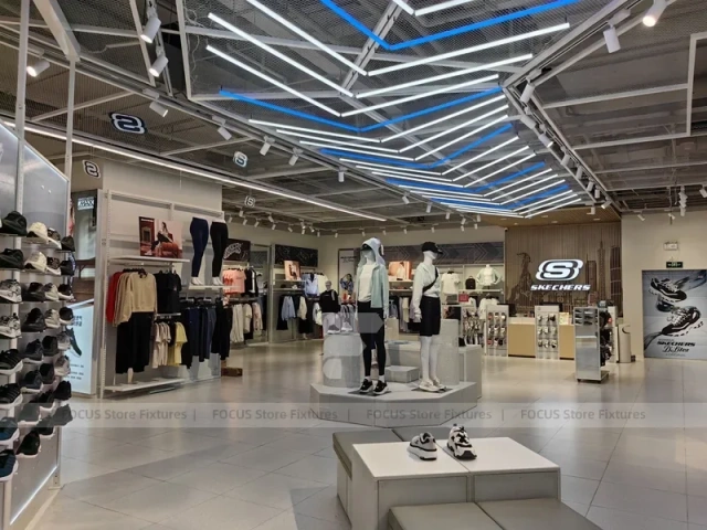 Skechers Mannequin Platform Store Display
