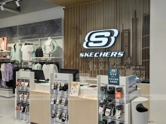 Skechers Wood Logo Wall Checkout Display