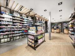 Wood Ceiling Pharmacy Gondola and Wall Display Layout