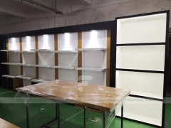 Black Glass Mobile Electronics Store Layout