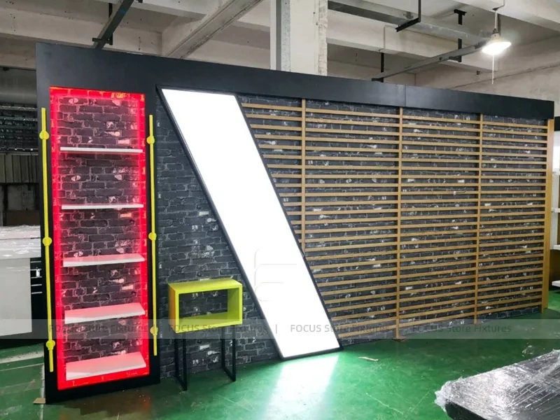 Black Glass Mobile Electronics Store Layout