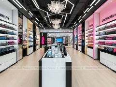 Black White Xiaomuxi Cosmetics Store Interior