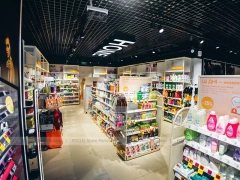 Bright Perfume Wall Display Store with LED Shelving