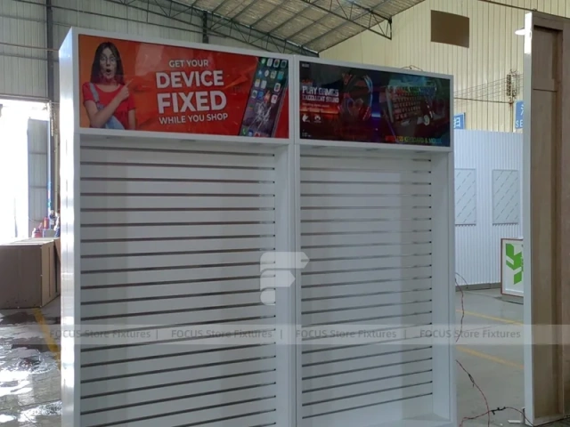 Device Fixer White Slatwall Phone Display
