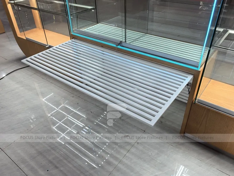 Gold Glass Mobile Phone Display Showcase