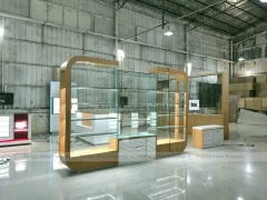 Gold Glass Mobile Phone Kiosk Showcase